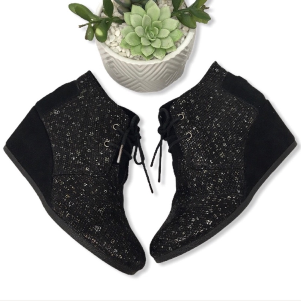 Toms Desert Wedge Bootie Shimmering Snake-Print